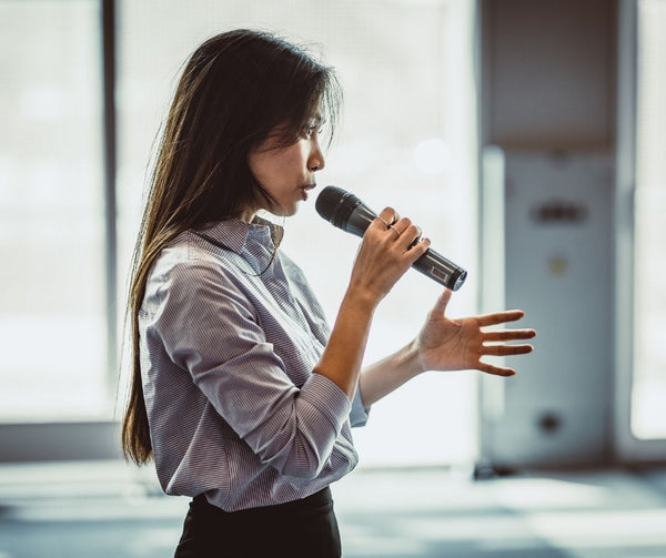 1. NHÓM THUYẾT TRÌNH